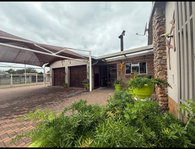 3 BEDROOM HOUSE FOR SALE IN VANDERBIJLPARK SE 1